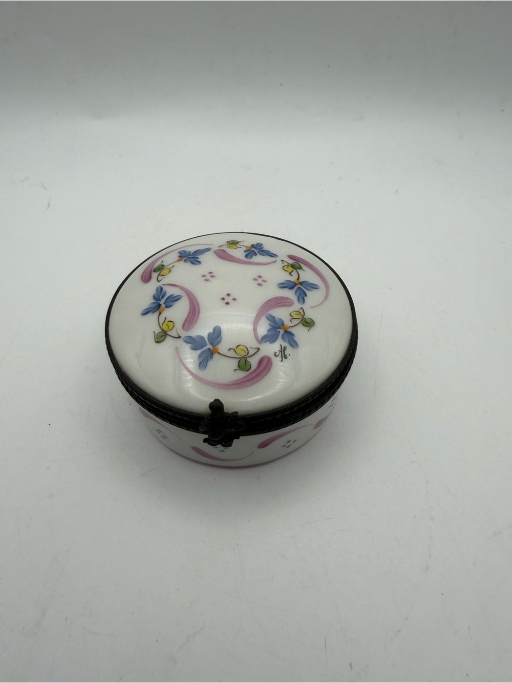 VTG Hand-Painted Limoges Porcelain Trinket Box: Small Round Keepsake